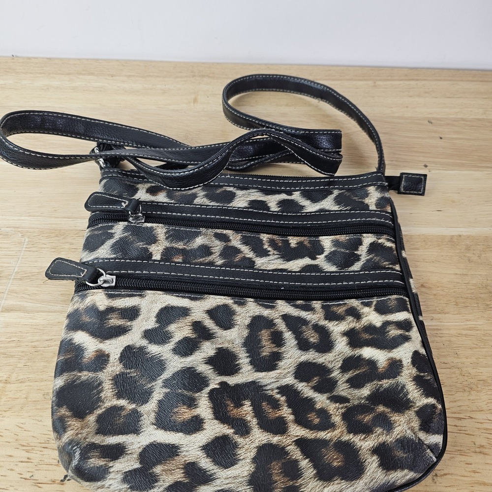 Croft & Barrow Animal Print‎ Leather Crossbody Bag Adjustable Strap Zip Pockets